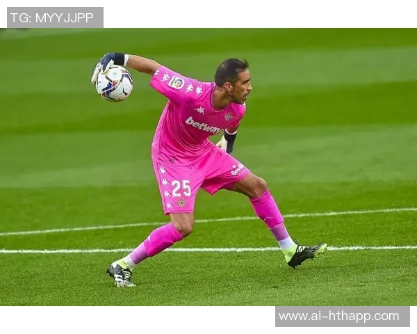 赫伊森因肌肉超负荷缺席对阵贝蒂斯比赛科贝电台最新消息